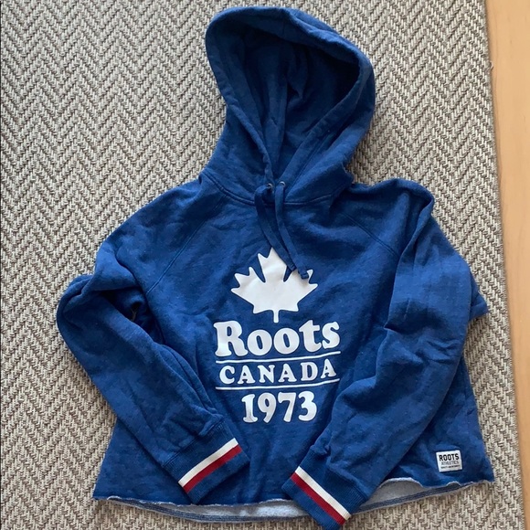 Roots cropped hoodie with detail on the wrists - Picture 1 of 3